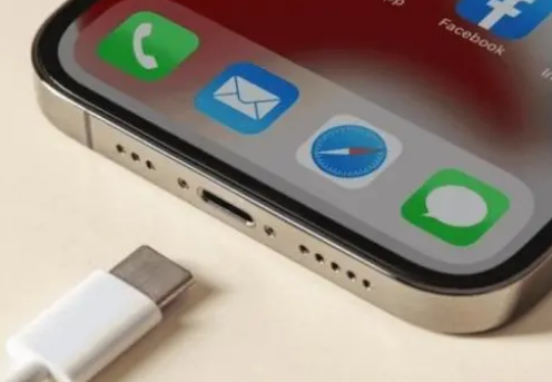 兰陵苹果15维修分享iPhone15改USB-C接口后能和安卓用户互借充电器吗 